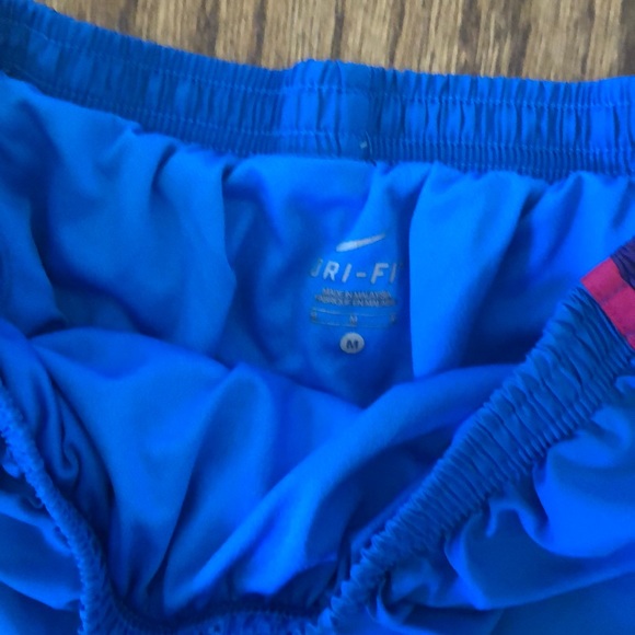 Medium tempo Nike shorts EUC - Picture 2 of 2